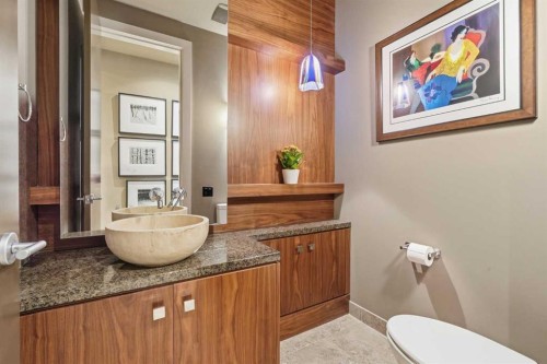 120 Lynx Ridge Road Nw, Calgary, AB - Indoor Photo Showing Bathroom