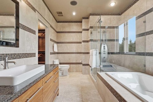 120 Lynx Ridge Road Nw, Calgary, AB - Indoor Photo Showing Bathroom