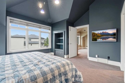 120 Lynx Ridge Road Nw, Calgary, AB - Indoor Photo Showing Bedroom
