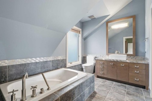 120 Lynx Ridge Road Nw, Calgary, AB - Indoor Photo Showing Bathroom