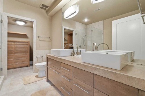 120 Lynx Ridge Road Nw, Calgary, AB - Indoor Photo Showing Bathroom