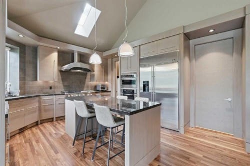 120 Lynx Ridge Road Nw, Calgary, AB - Indoor Photo Showing Kitchen With Upgraded Kitchen