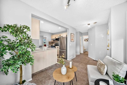 76-388 Sandarac Drive Nw, Calgary, AB - Indoor