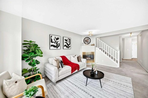 76-388 Sandarac Drive Nw, Calgary, AB - Indoor Photo Showing Living Room