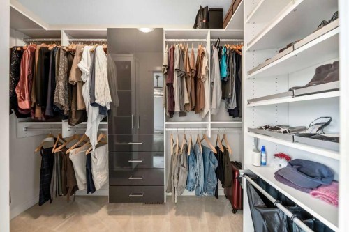 119 Sherwood Lane Nw, Calgary, AB - Indoor With Storage