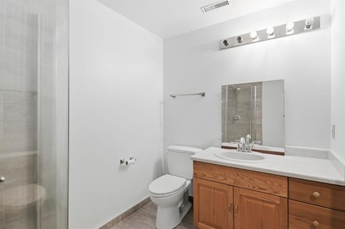 61 Shannon Crescent Sw, Calgary, AB - Indoor Photo Showing Bathroom