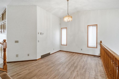61 Shannon Crescent Sw, Calgary, AB - Indoor Photo Showing Other Room
