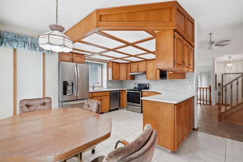 61 Shannon Crescent Sw, Calgary, AB - Indoor