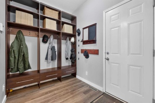 21 Morningside Bay Sw, Airdrie, AB - Indoor Photo Showing Other Room