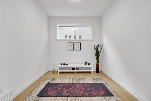 406 Rowley Way Nw, Calgary, AB - Indoor Photo Showing Other Room