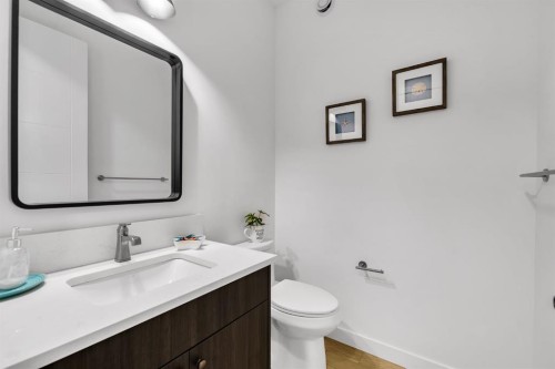 406 Rowley Way Nw, Calgary, AB - Indoor Photo Showing Bathroom