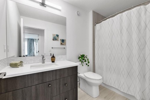 406 Rowley Way Nw, Calgary, AB - Indoor Photo Showing Bathroom