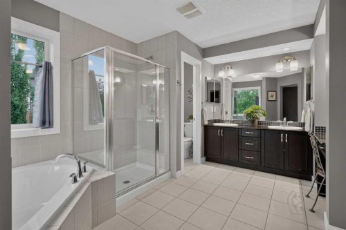 139 Nolanshire Point Nw, Calgary, AB - Indoor Photo Showing Bathroom