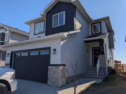 818 Edgefield Street, Strathmore, AB - Outdoor