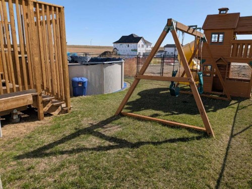 818 Edgefield Street, Strathmore, AB - Outdoor