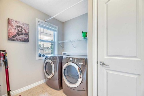 13 Cranberry Avenue Se, Calgary, AB - Indoor Photo Showing Laundry Room