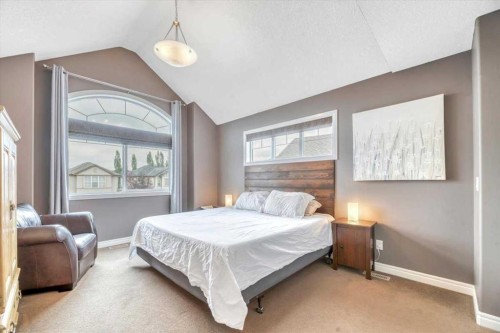 13 Cranberry Avenue Se, Calgary, AB - Indoor Photo Showing Bedroom