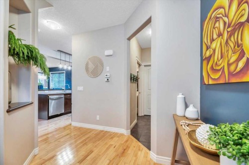 13 Cranberry Avenue Se, Calgary, AB - Indoor Photo Showing Other Room
