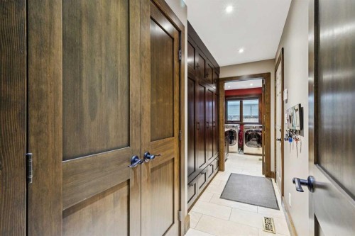 23 Bay View Drive Sw, Calgary, AB - Indoor Photo Showing Other Room