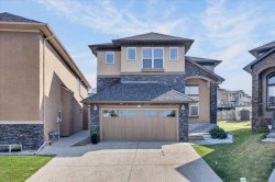 25 Sherwood Close NW Calgary, AB T3R 0B3