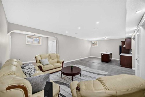 25 Sherwood Close Nw, Calgary, AB 