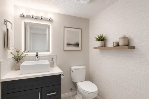 16 Fireside Way, Cochrane, AB - Indoor Photo Showing Bathroom