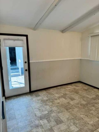 2915 13 Avenue Nw, Calgary, AB - Indoor Photo Showing Other Room