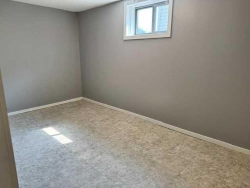 2915 13 Avenue Nw, Calgary, AB - Indoor Photo Showing Other Room