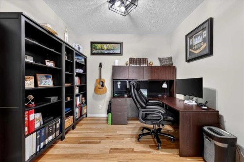 174 Cranridge Terrace Se, Calgary, AB - Indoor Photo Showing Office