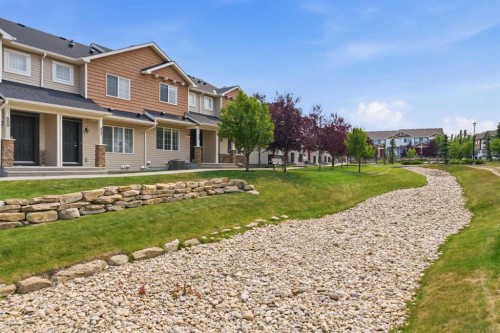 29 Pantego Lane Nw, Calgary, AB - Outdoor