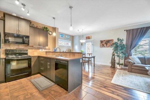 331 Ranch Ridge Meadow, Strathmore, AB - Indoor Photo Showing Kitchen
