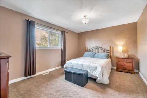 331 Ranch Ridge Meadow, Strathmore, AB - Indoor Photo Showing Bedroom