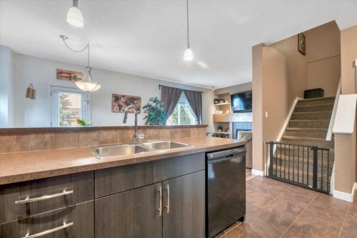 331 Ranch Ridge Meadow, Strathmore, AB - Indoor Photo Showing Kitchen With Double Sink
