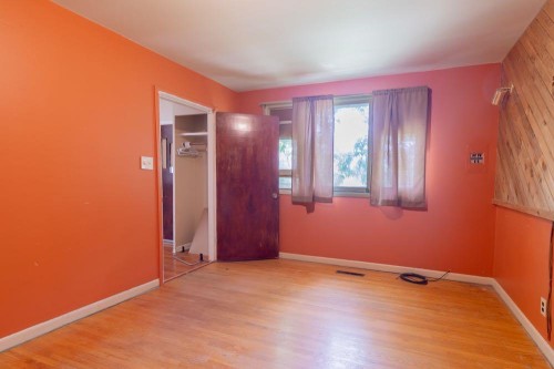 1218 13 Street North, Lethbridge, AB 