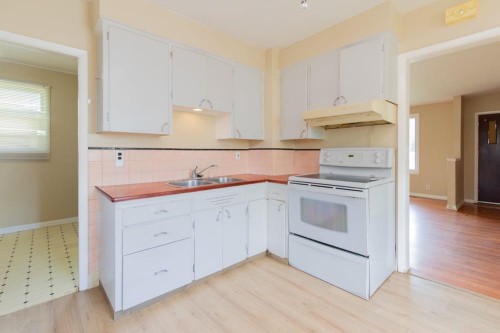 1218 13 Street North, Lethbridge, AB 