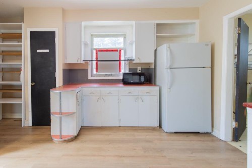 1218 13 Street North, Lethbridge, AB 