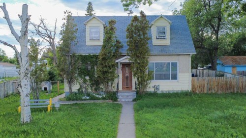 1218 13 Street North, Lethbridge, AB 