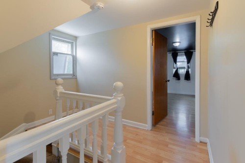 1218 13 Street North, Lethbridge, AB 
