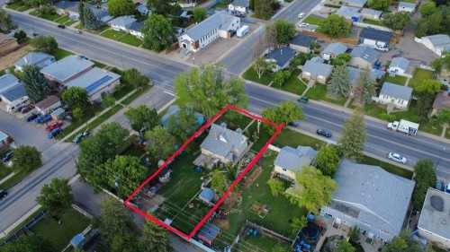 1218 13 Street North, Lethbridge, AB 