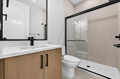 560 Livingston Way Ne, Calgary, AB - Indoor Photo Showing Bathroom