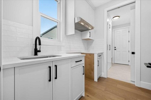 560 Livingston Way Ne, Calgary, AB - Indoor Photo Showing Kitchen