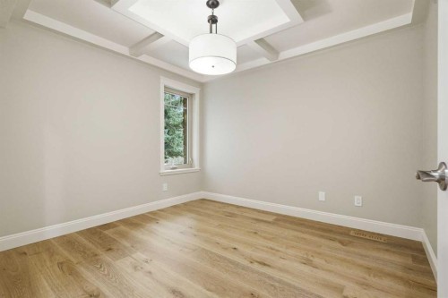 1131 Edgemont Road Nw, Calgary, AB - Indoor Photo Showing Other Room