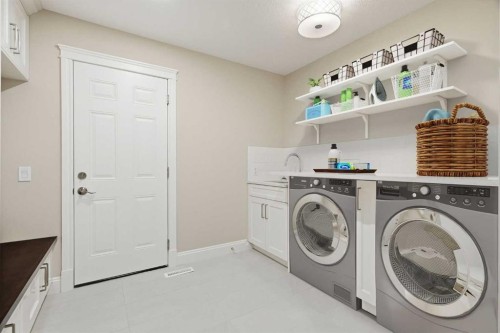 1131 Edgemont Road Nw, Calgary, AB - Indoor Photo Showing Laundry Room