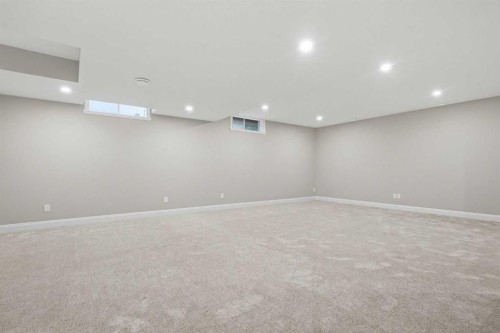 1131 Edgemont Road Nw, Calgary, AB - Indoor Photo Showing Other Room