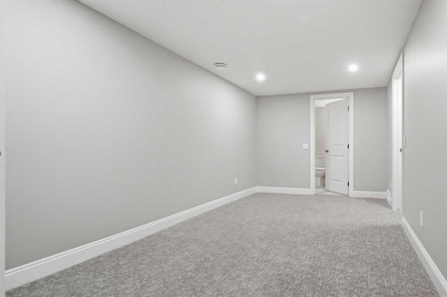 1131 Edgemont Road Nw, Calgary, AB - Indoor Photo Showing Other Room