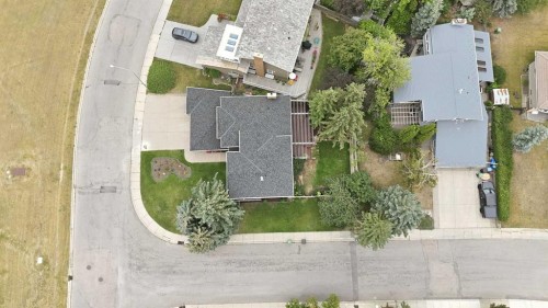 1131 Edgemont Road Nw, Calgary, AB - Outdoor