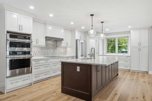 1131 Edgemont Road Nw, Calgary, AB - Indoor Photo Showing Kitchen With Upgraded Kitchen