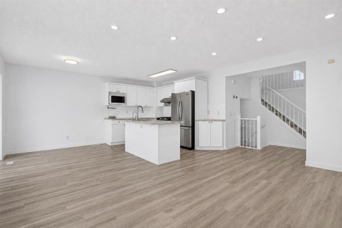 133 Martinvalley Crescent Ne, Calgary, AB - Indoor Photo Showing Kitchen