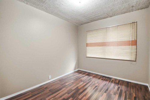 1832 43 Street Se, Calgary, AB - Indoor Photo Showing Other Room