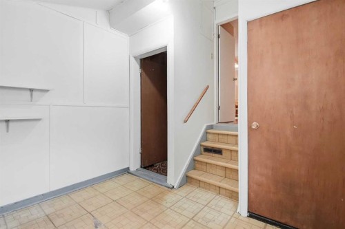 1832 43 Street Se, Calgary, AB - Indoor Photo Showing Other Room